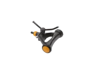 1023657 FISKARS Zraszacz dookolny, metalowy na kółkach  www.dom-ogrod-hobby.pl 2.png