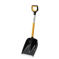 www.dom-ogrod-hobby.pl FISKARS Szufla samochodowa 1057393 (2).jpg