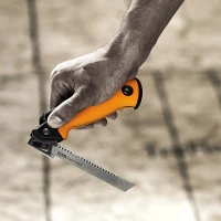 www.dom-ogrod-hobby.pl FISKARS Piła składana kompaktowa 150 mm (6).jpg