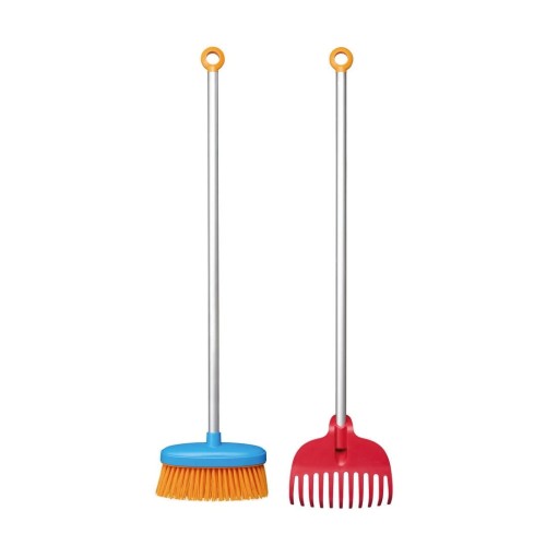 Fiskars_MyFirst_set_rake_broom.jpg