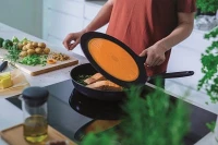 Fiskars_Cooking_Action_FF_Utensils_Frying_guard_Frying_pan_1027305_1026574.jpg