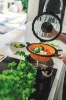 Fiskars_Cooking_Action_FF_Utensils_Colander_Casserole_1027304_1026578_m.jpg