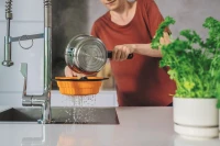 Fiskars_Cooking_Action_FF_Utensils_Colander_Sauce_pan_1027304_1026576_m.jpg
