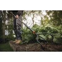 Fiskars_Action_Solid_Cultivator_168 cm_1016034.jpg